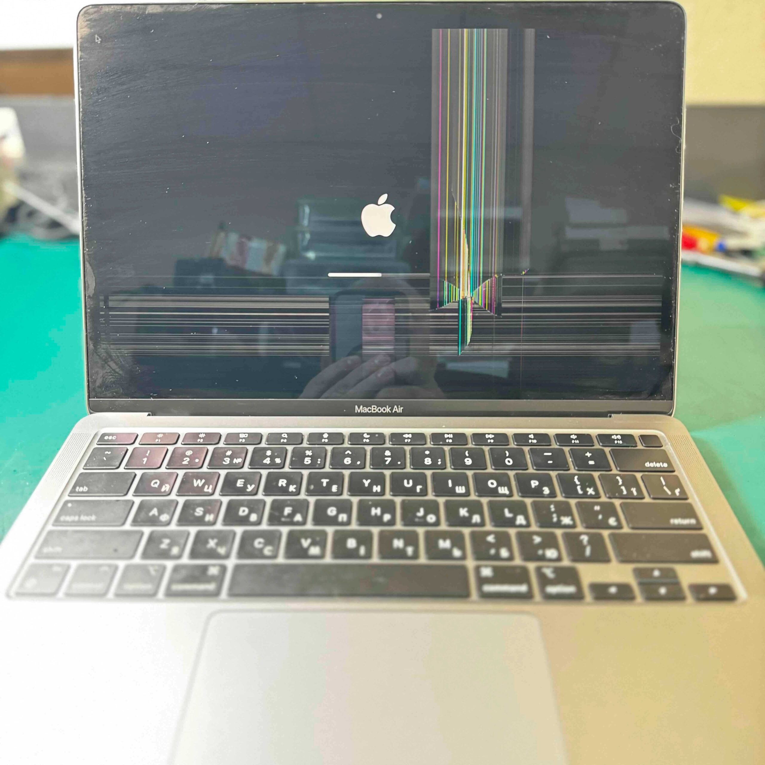 Замена матрицы MacBook Air M1: Всё, что вам нужно знать